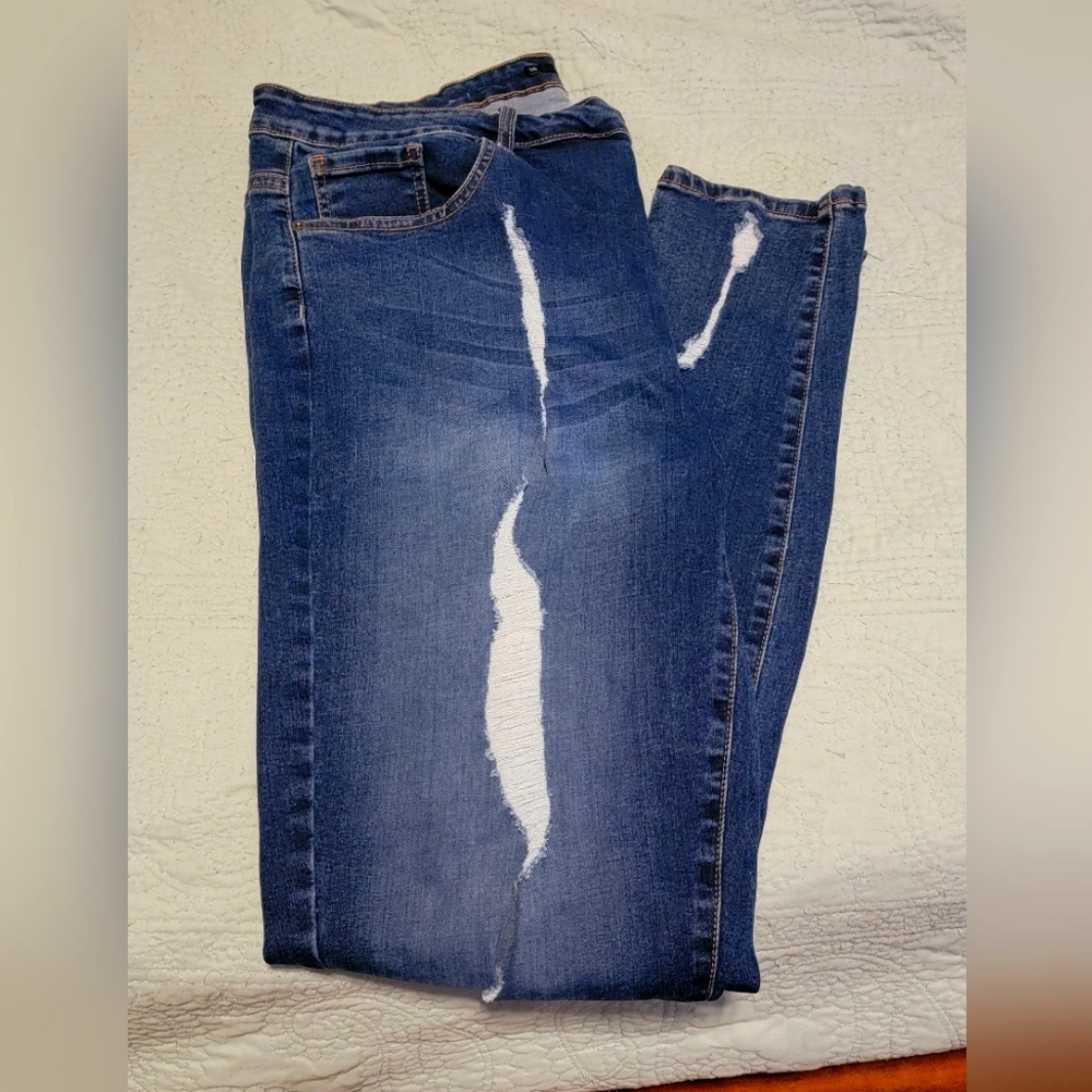 Lucky &  Blessed distressed skinny jeans size 18